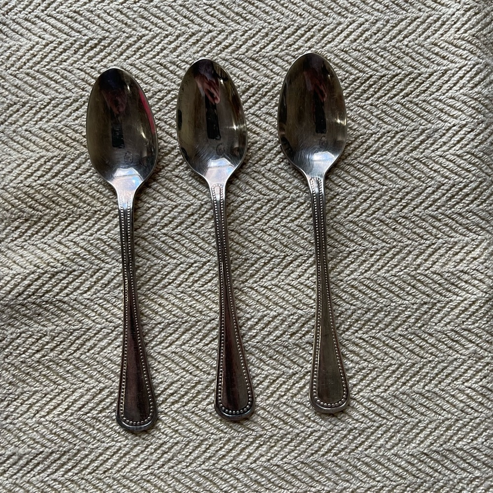 Oneida Community Set Of Three Patrician
Silverplate Beaded Spoons
